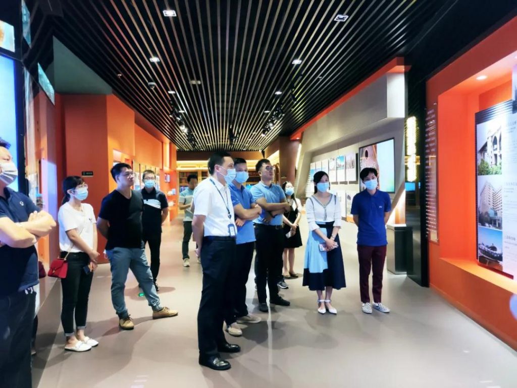 巖星專題 | 廣東工業(yè)設計城領(lǐng)導蒞臨深圳參觀深圳優(yōu)秀企業(yè)博物館插圖(4)